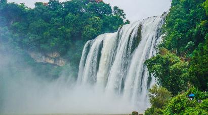 【云上雪域 】<黃果樹、萬峰林、峰林布依看夜景、六盤水玉舍滑雪、六枝龍井溫泉>5天游